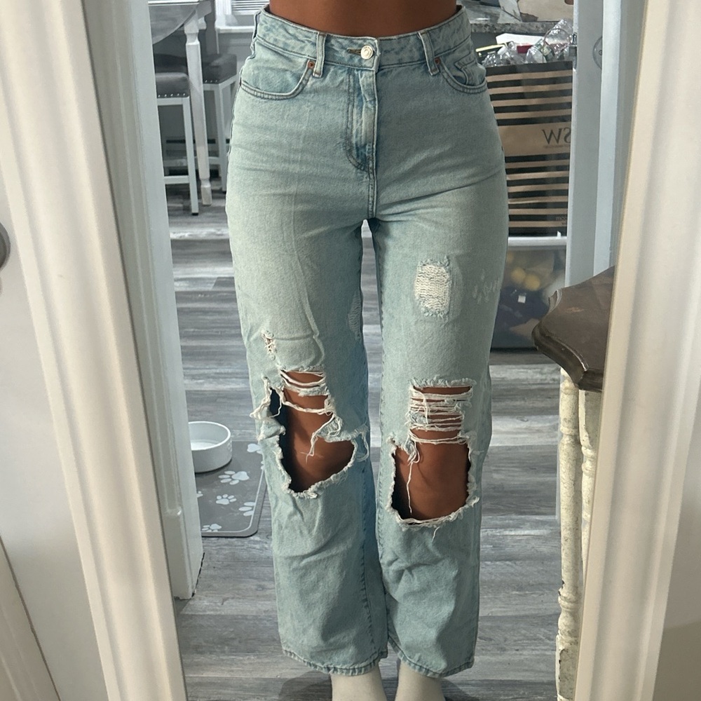 Wide Leg Ripped Jeans - Picture 2 of 6